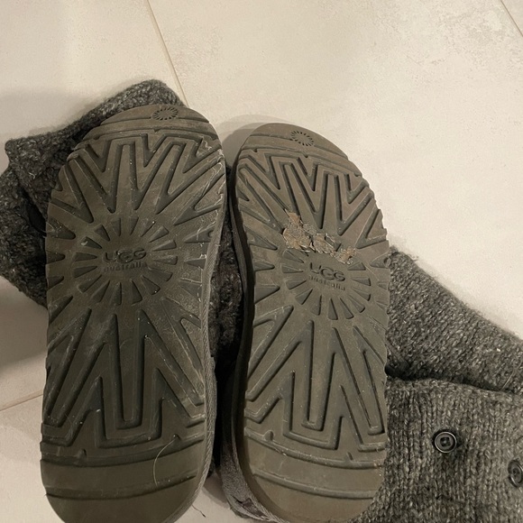 UGG Classic Cardy Button Detailed Knit Boots winter womens 9 - Picture 4 of 7
